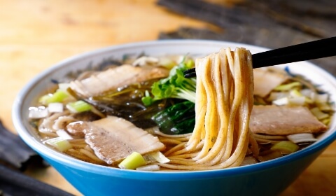 ②道産小麦100％の自家製麺